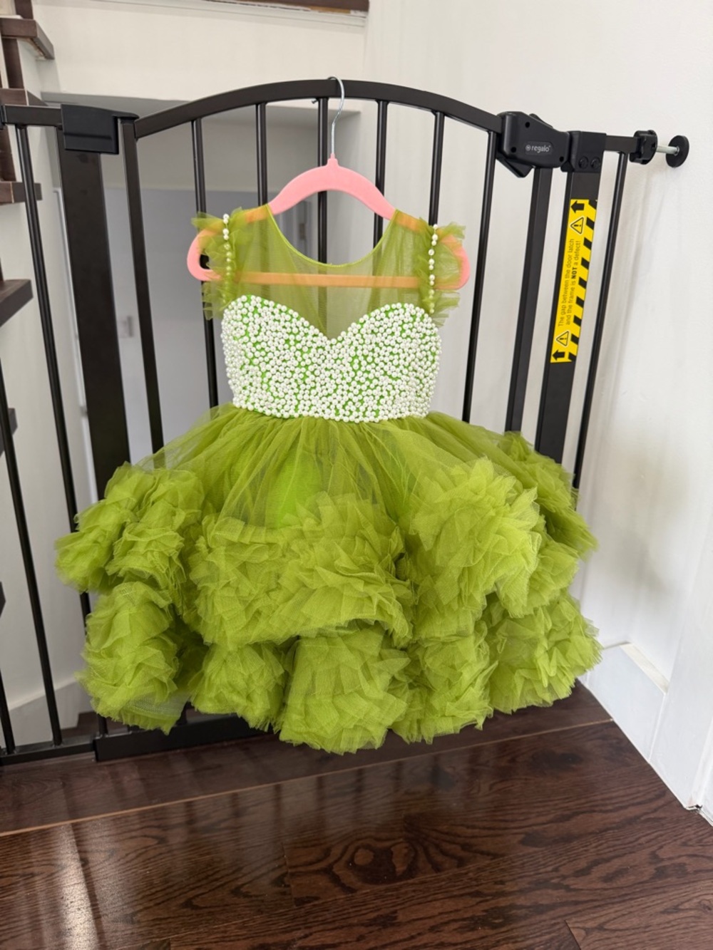 NEW for girls any occasion LOOK at the back🤩